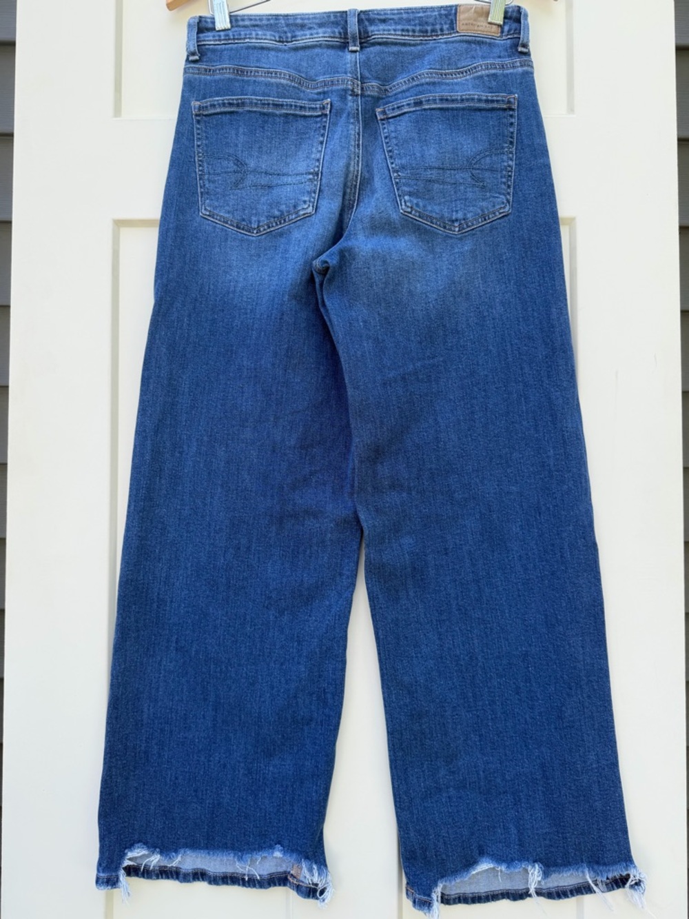 American Eagle Outfitters Blue Low Rise Baggy Jeans - Distressed Hem size 4 - Picture 2 of 11